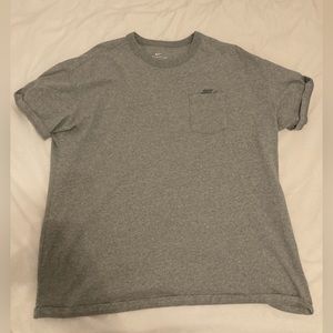 Nike Sportswear Premium Essential Pocket T-shirt